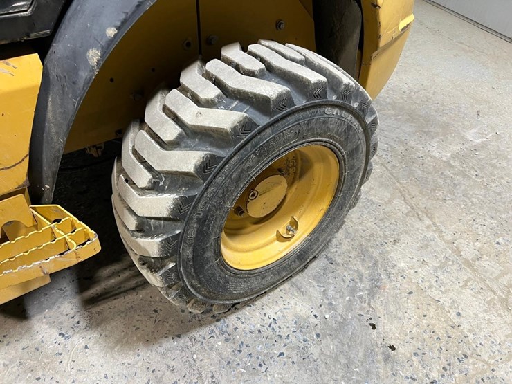 2017-caterpillar-903c2-image-16
