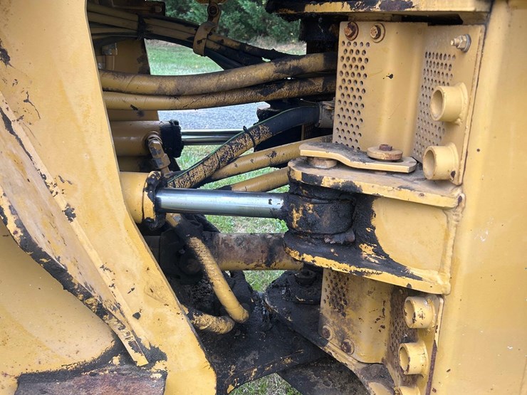 caterpillar-938g-image-9