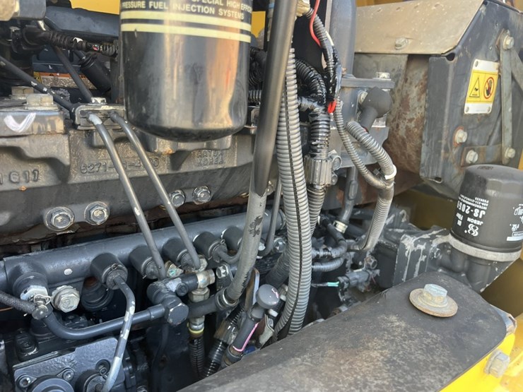 2012-komatsu-pc70-image-29
