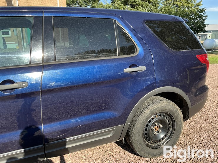 2011-ford-explorer-image-15