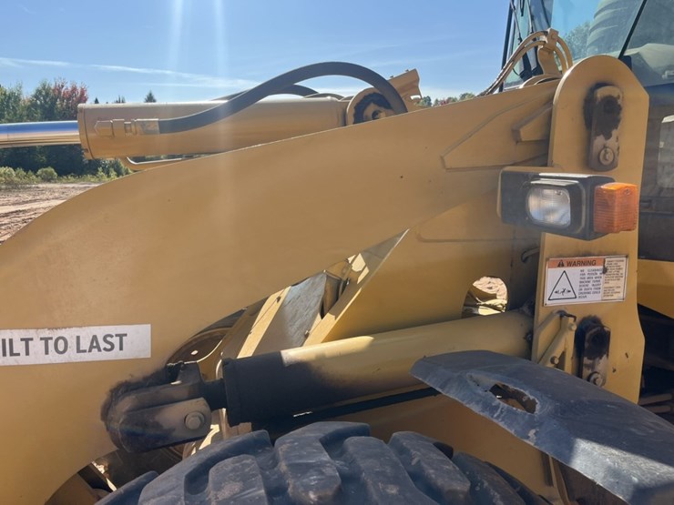 caterpillar-928g-image-29