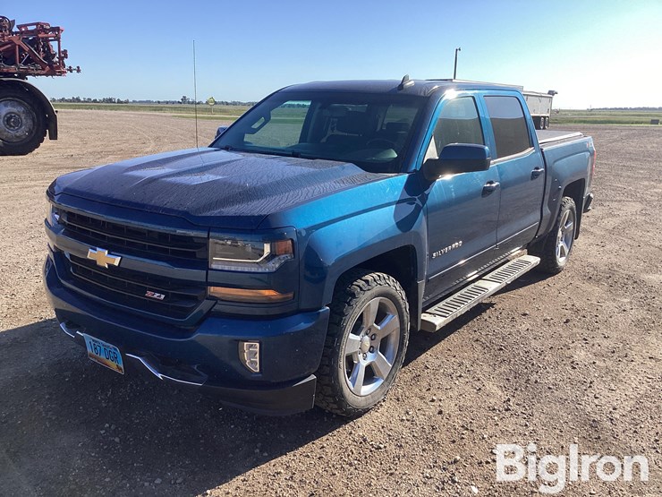 2018-chevrolet-silverado-1500-lt-image-1