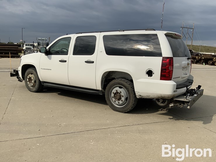2008-chevrolet-suburban-2500-ls-image-7