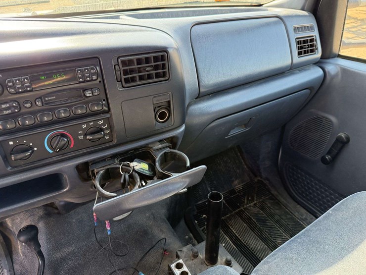 2000-ford-f350-image-37