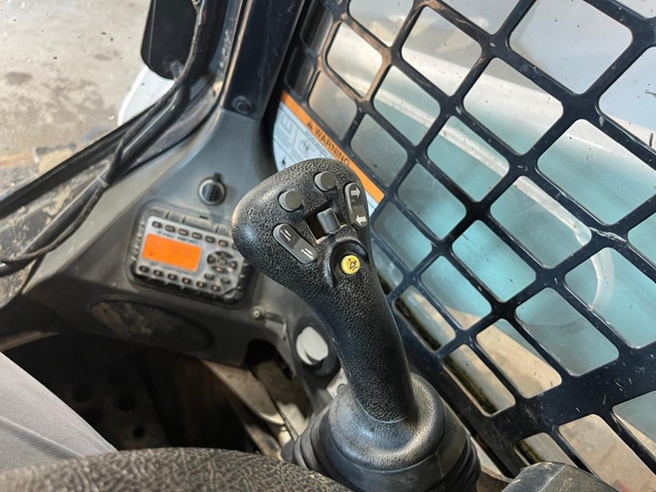 2019-bobcat-t870-image-38