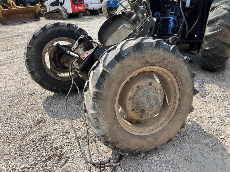 new-holland-t5050-image-25