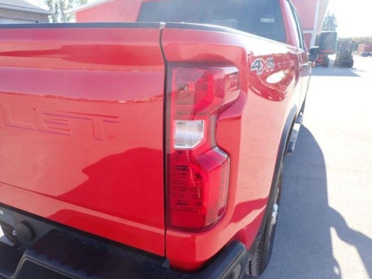 2022-chevrolet-2500hd-image-73