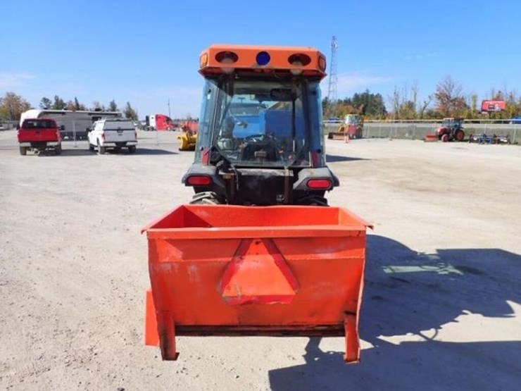 2016-kubota-m7040d-image-6