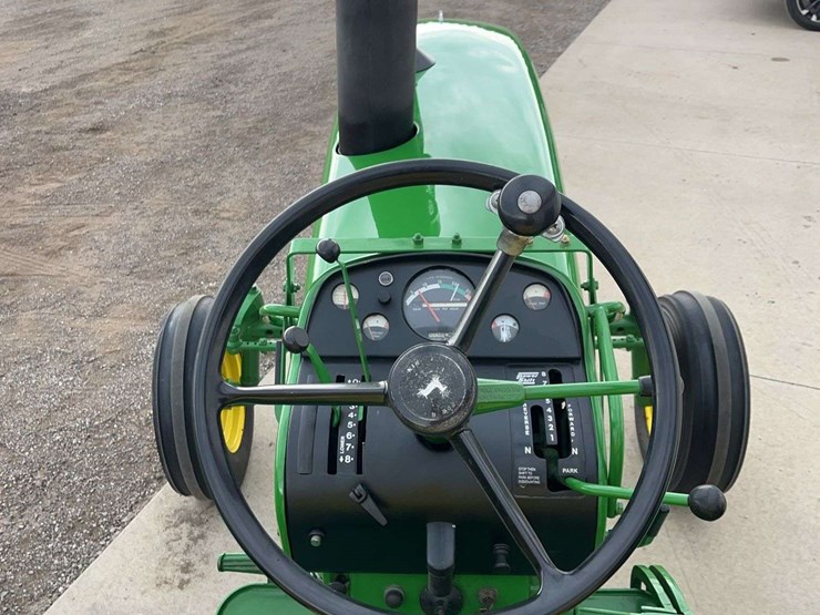john-deere-3020-image-17