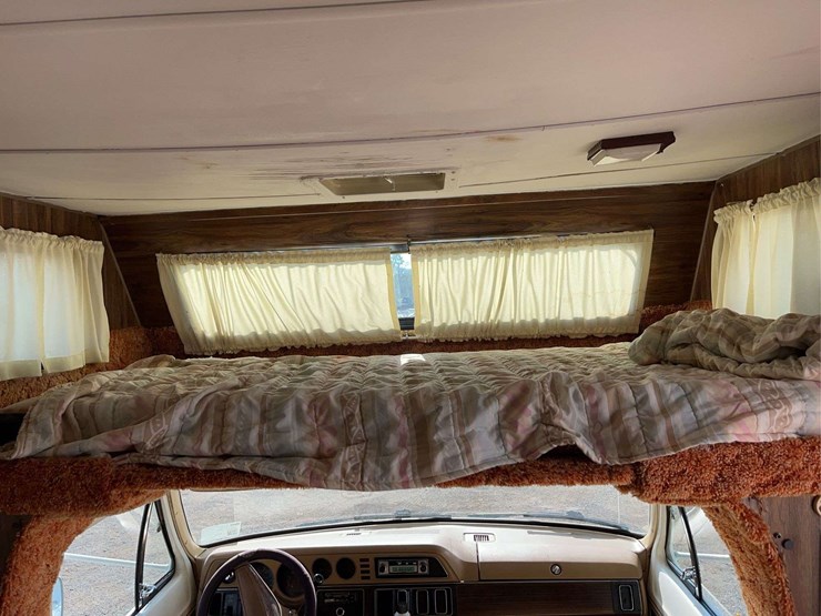 1980-sportsman-b-300-motorhome-image-23