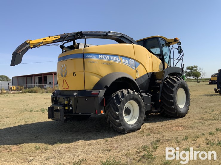 2016-new-holland-fr850-image-5