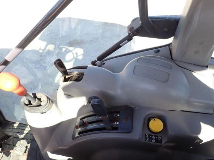 2016-kubota-m7040d-image-16