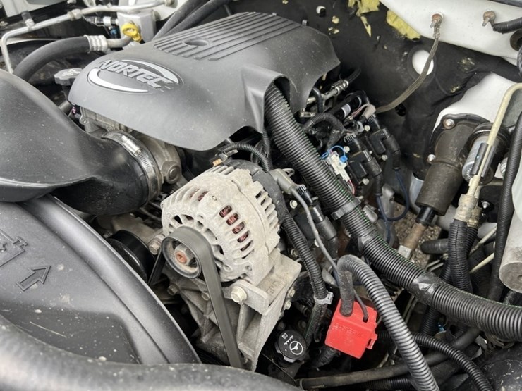 2004-chevrolet-silverado-3500-image-12