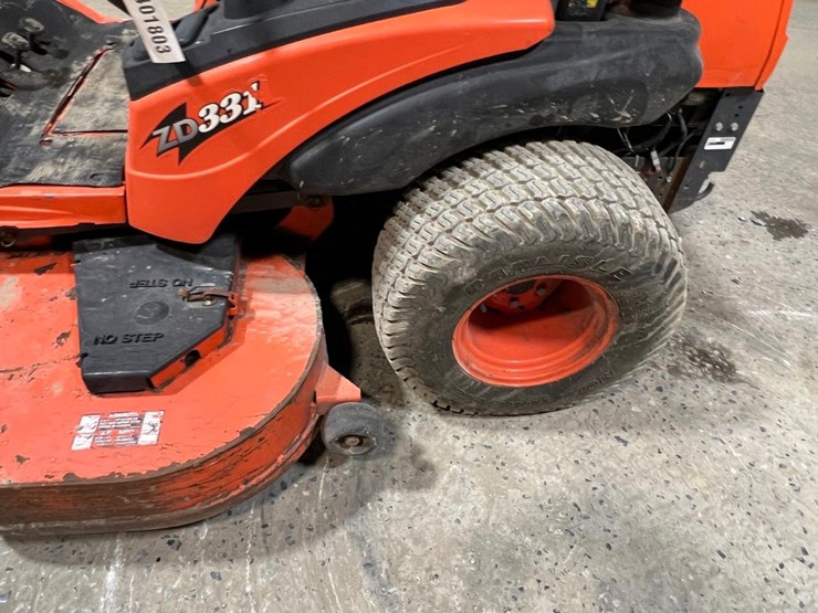 2014-kubota-zd331-image-10