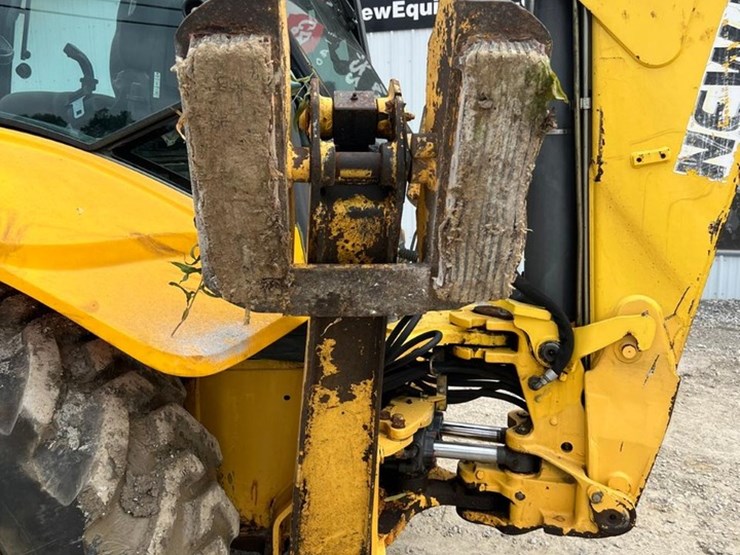 new-holland-b95-image-14