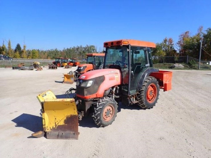 2016-kubota-m7040d-image-1