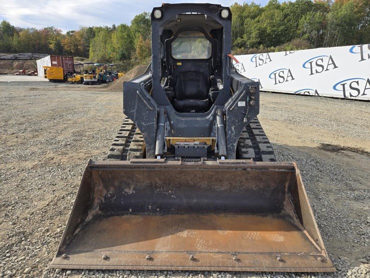 deere-323e-image-8