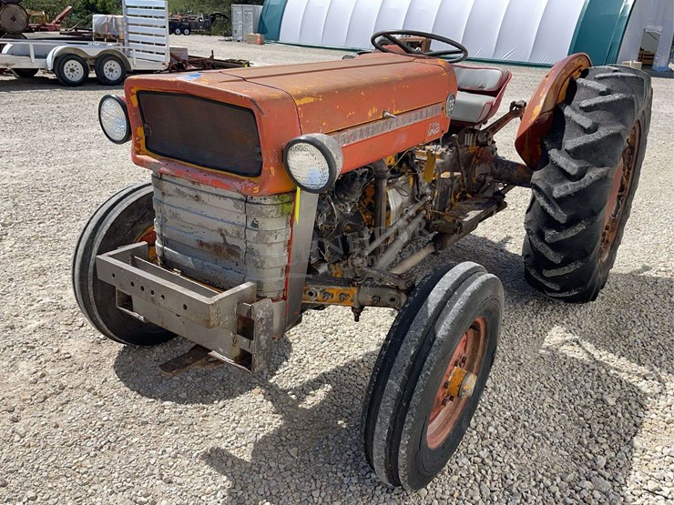 massey-ferguson-135-image-10