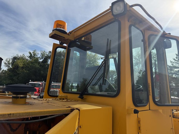 deere-544e-image-28