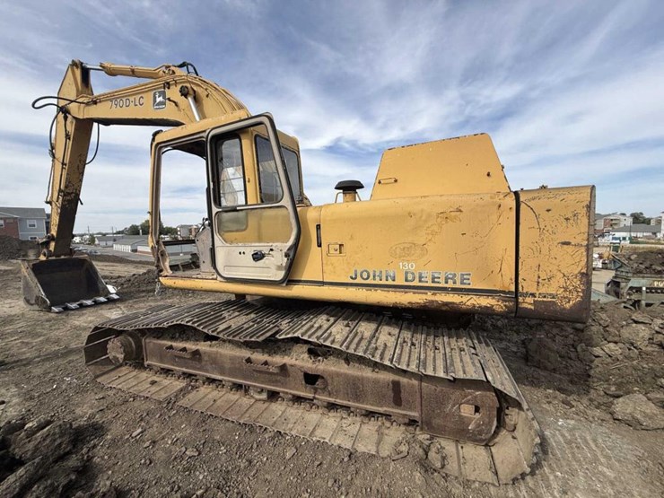 deere-790d-image-1