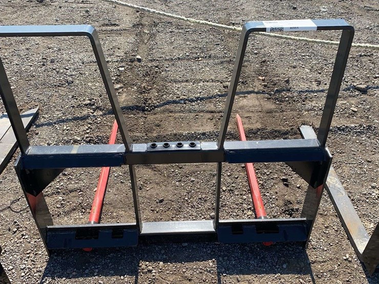 kivel-dual-prong-bale-spear-w/-backframe-image-1