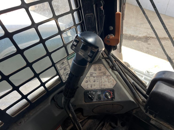 2021-bobcat-t770-image-27