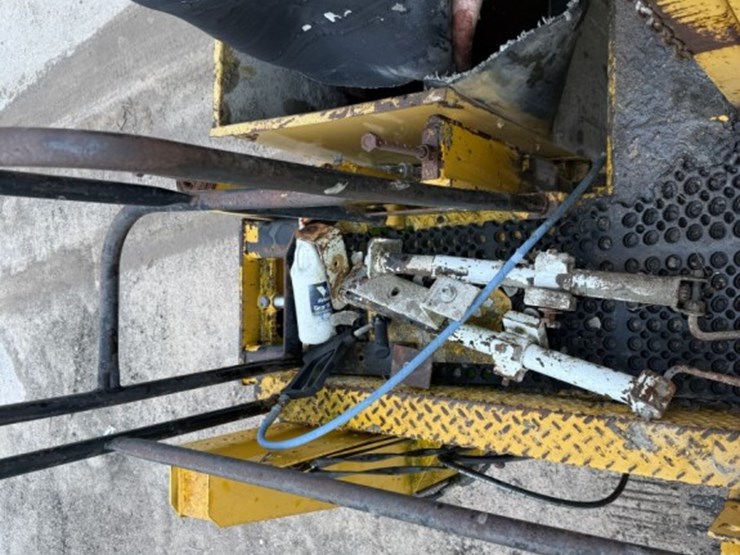 #1415-•-gomaco-gt3600-curb-machine-image-54