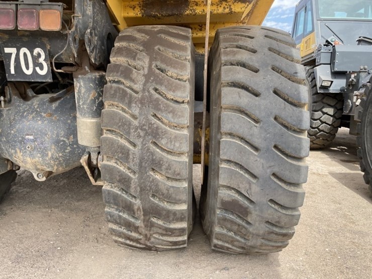 2015-komatsu-hd605-7e0-image-15