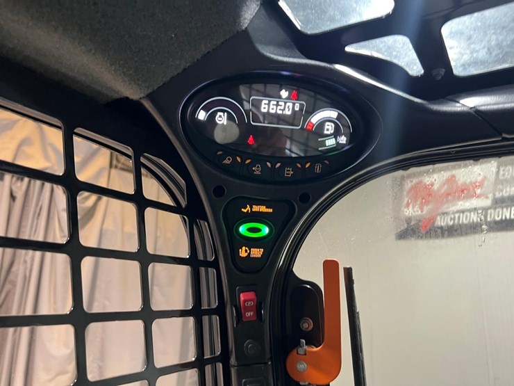 2023-bobcat-t770-image-23