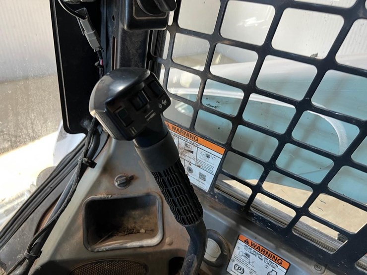 2021-bobcat-t770-image-28