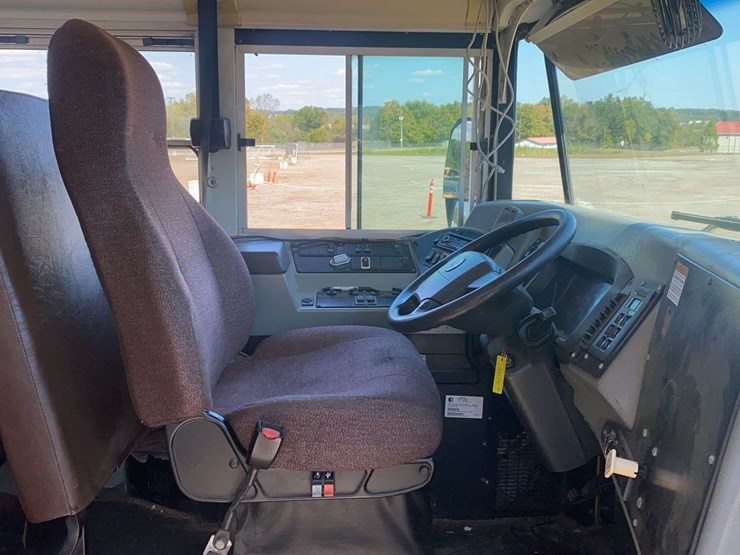 2009-blue-bird-bb-conventional-school-bus-image-22