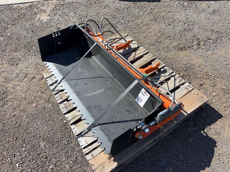 ventrac-steiner-48"-excavator-bucket-image-1