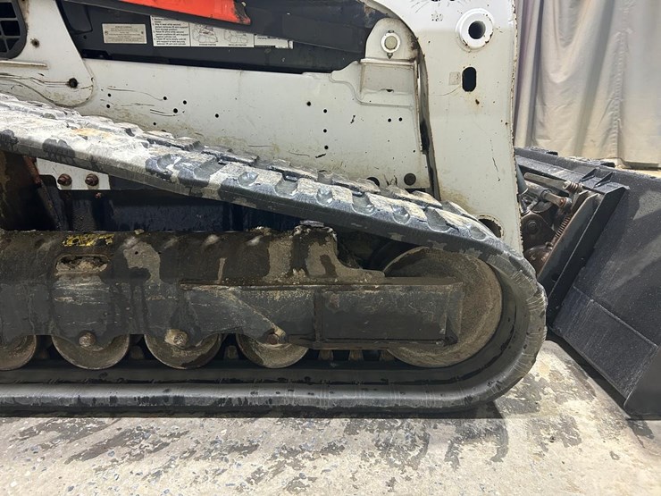 2015-bobcat-t770-image-18