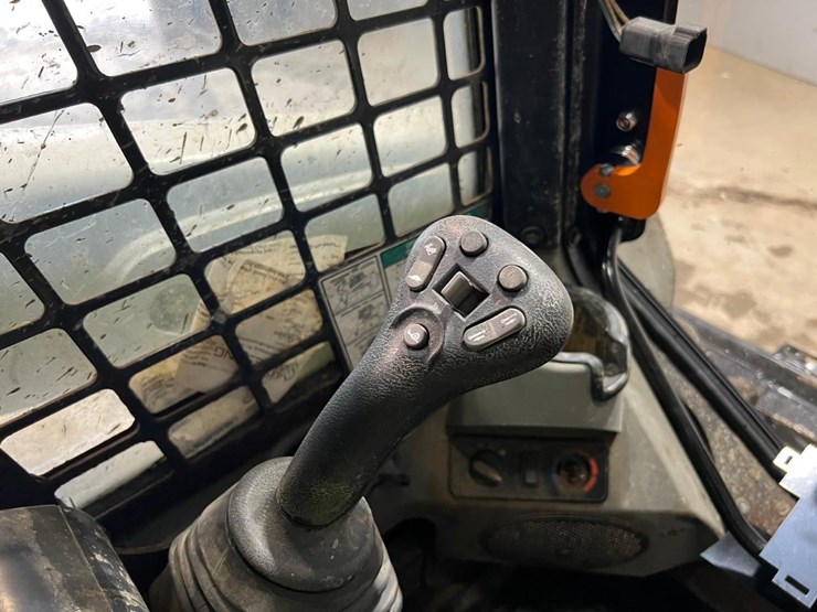 2015-bobcat-t550-image-25