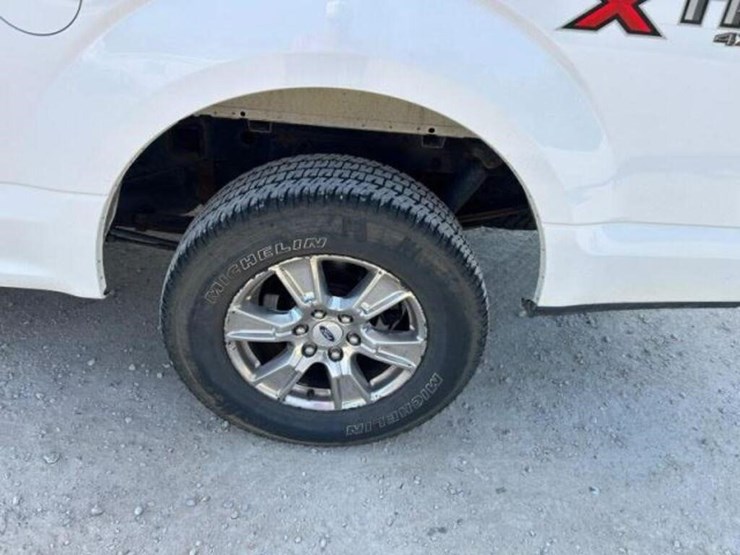 2015-ford-f150-image-44