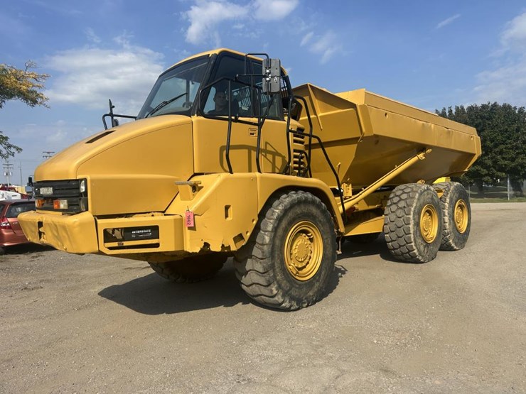 2005-caterpillar-725-image-1