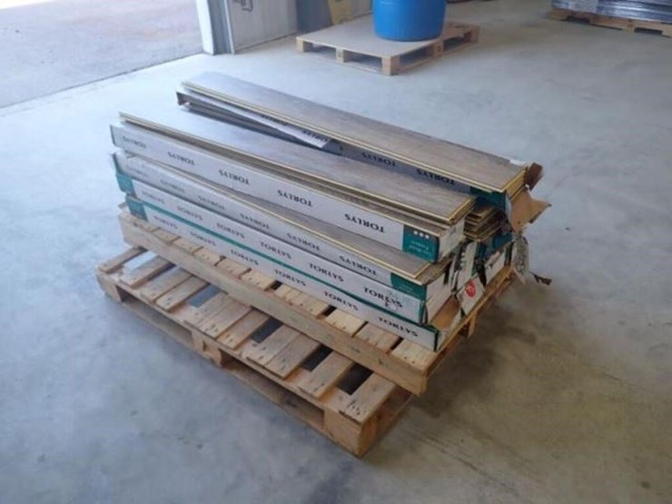 qty-of-torlys-everwood-vinyl-flooring-image-1