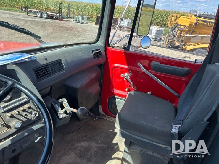 1992-ford-l8000-image-17