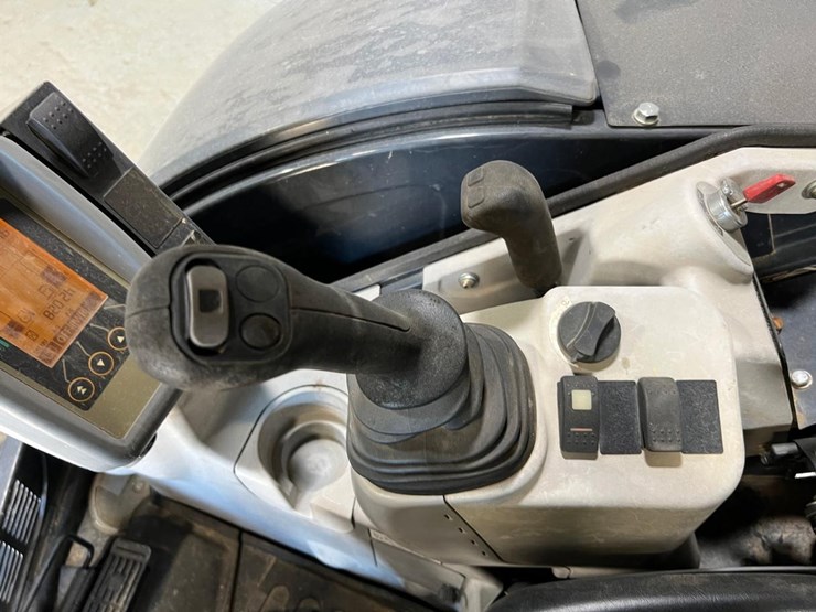 2022-deere-35g-image-32