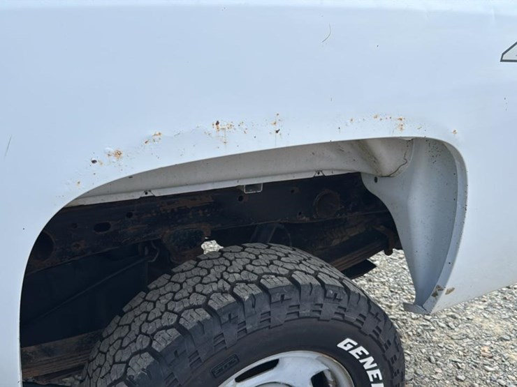 2012-chevrolet-2500-image-12