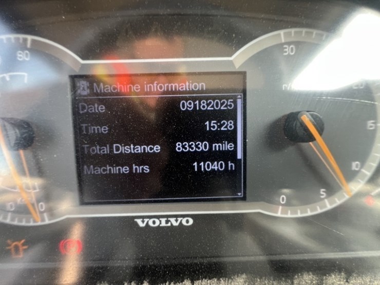 2020-volvo-a60h-image-38