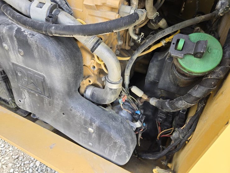 caterpillar-279d-image-32