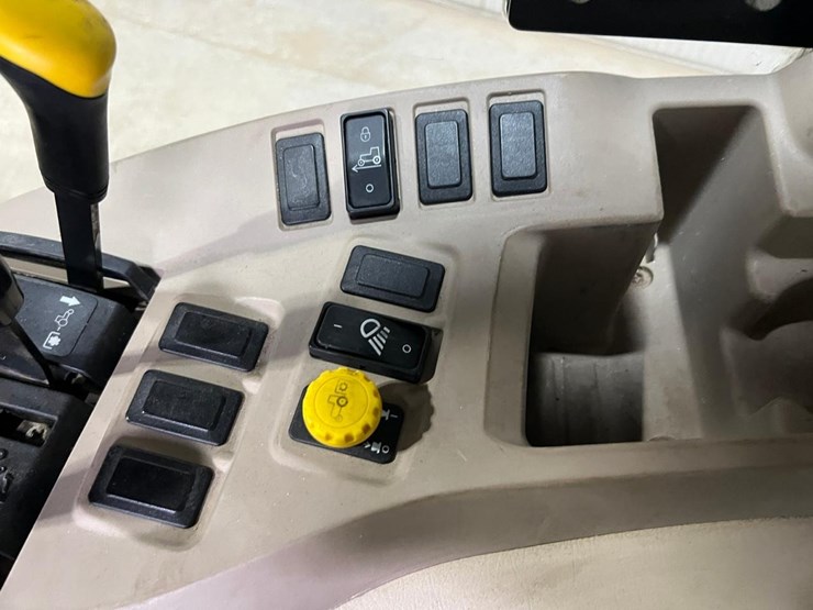 john-deere-3720-image-27