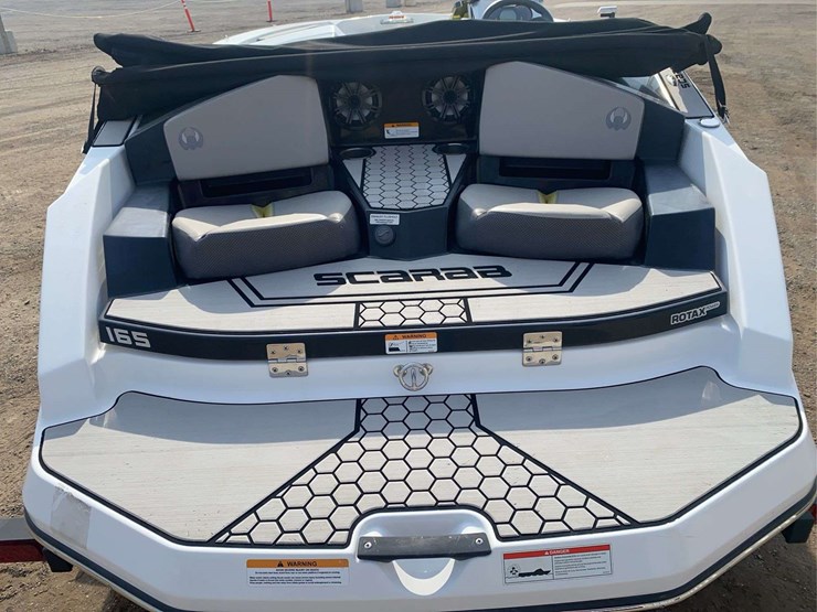 2020-scarab-party-jet-boat-image-11