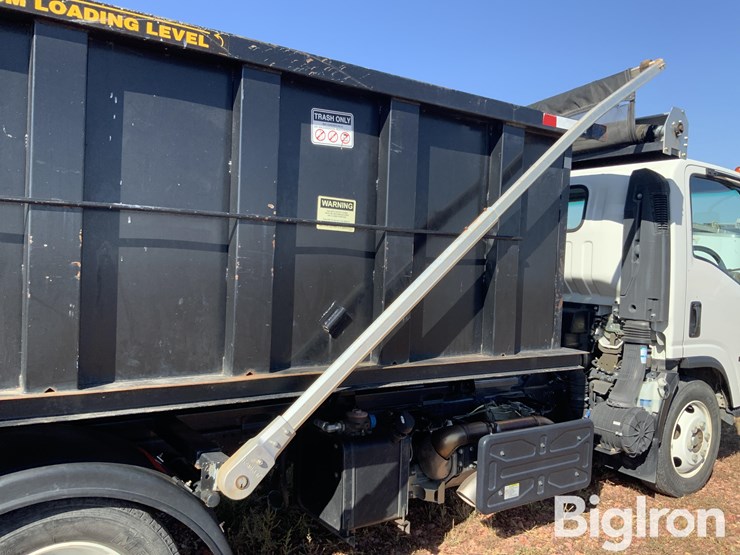 2019-isuzu-nrr-image-9