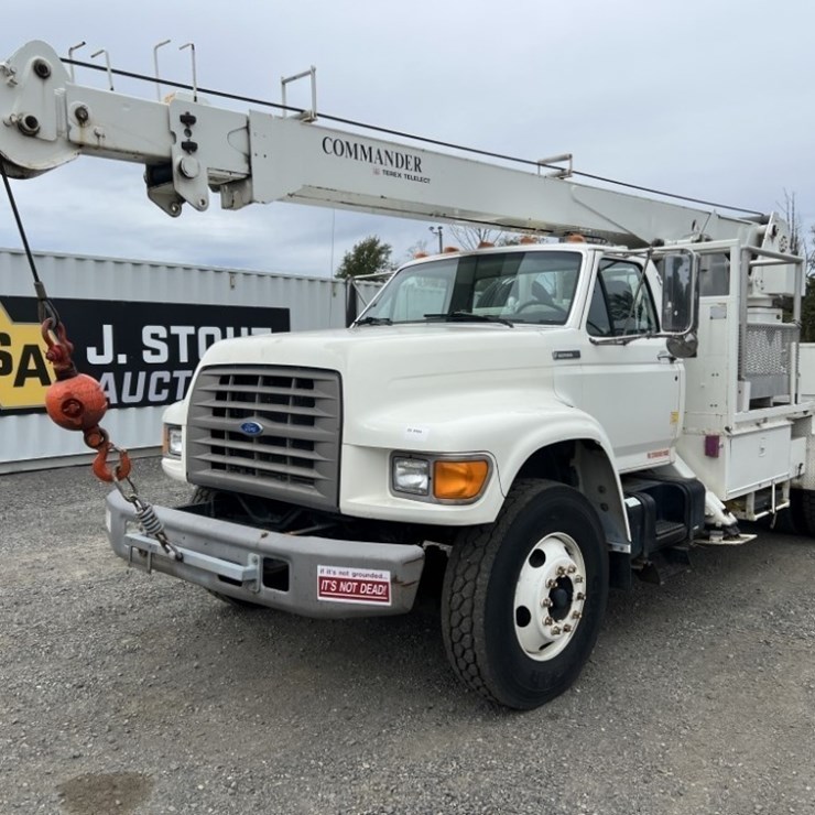 1995 FORD F800