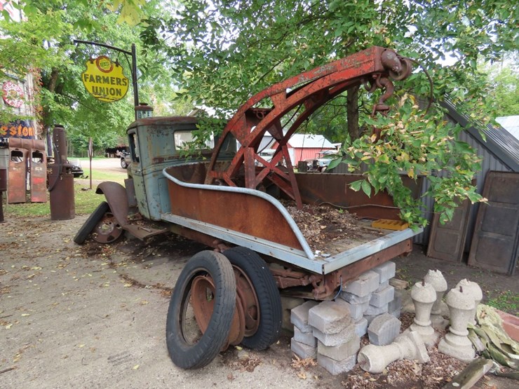 1934-ford-tow-truck-image-4