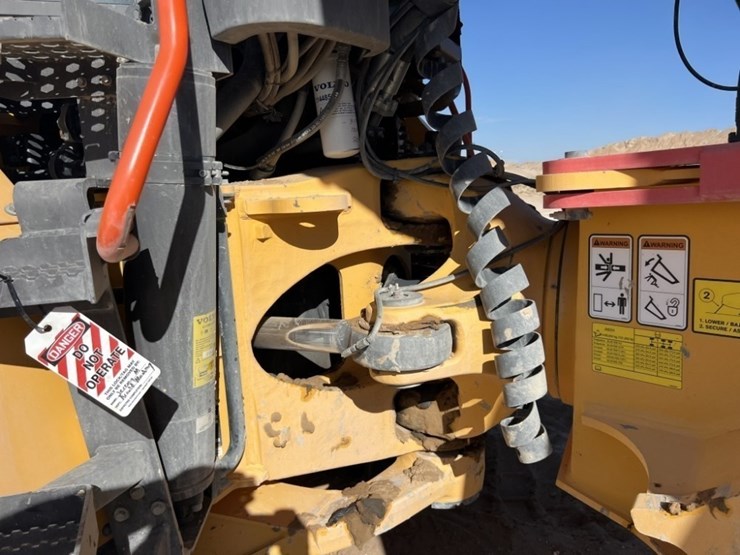 2020-volvo-a60h-image-18