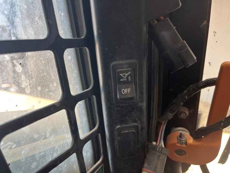 2019-bobcat-t870-image-27