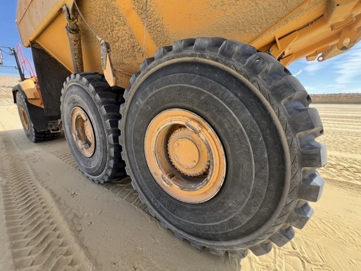 2020-volvo-a60h-image-16